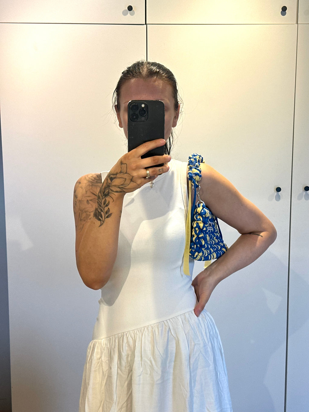 Statement blue